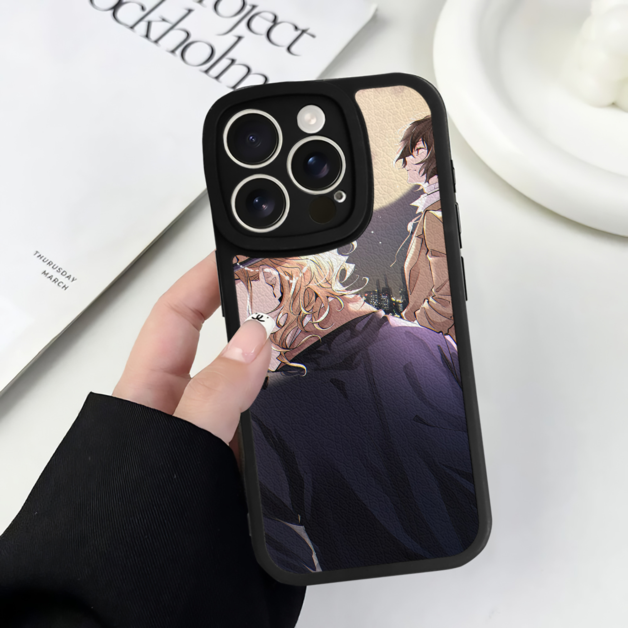 （画像用） 文豪ストレイドッグス Bungo Stray Dogs 【iPhone 16シリーズ対応】シリコンスマホケース（レザー調） 材質：シリコン